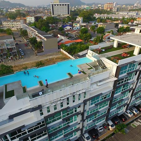 Modern Thai Suites Phuket Exterior foto