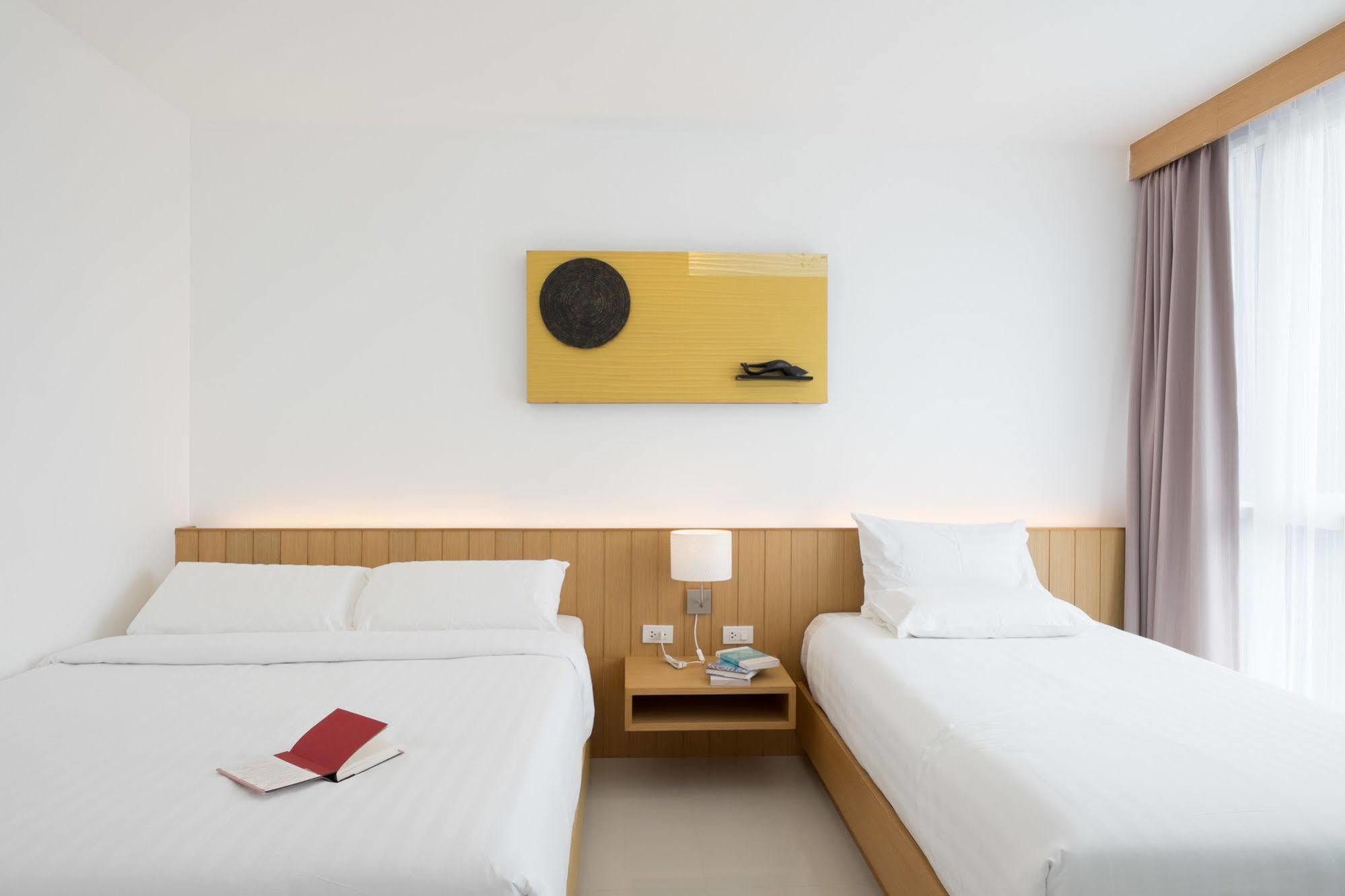 Modern Thai Suites Phuket Exterior foto
